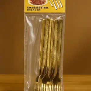 24-Piece Luxury Gold Cutlery Set – Stainless Steel Flatware with Greek Key Design | Table Spoon, Dessert Spoon, Fork & Long Ice Cream Spoon